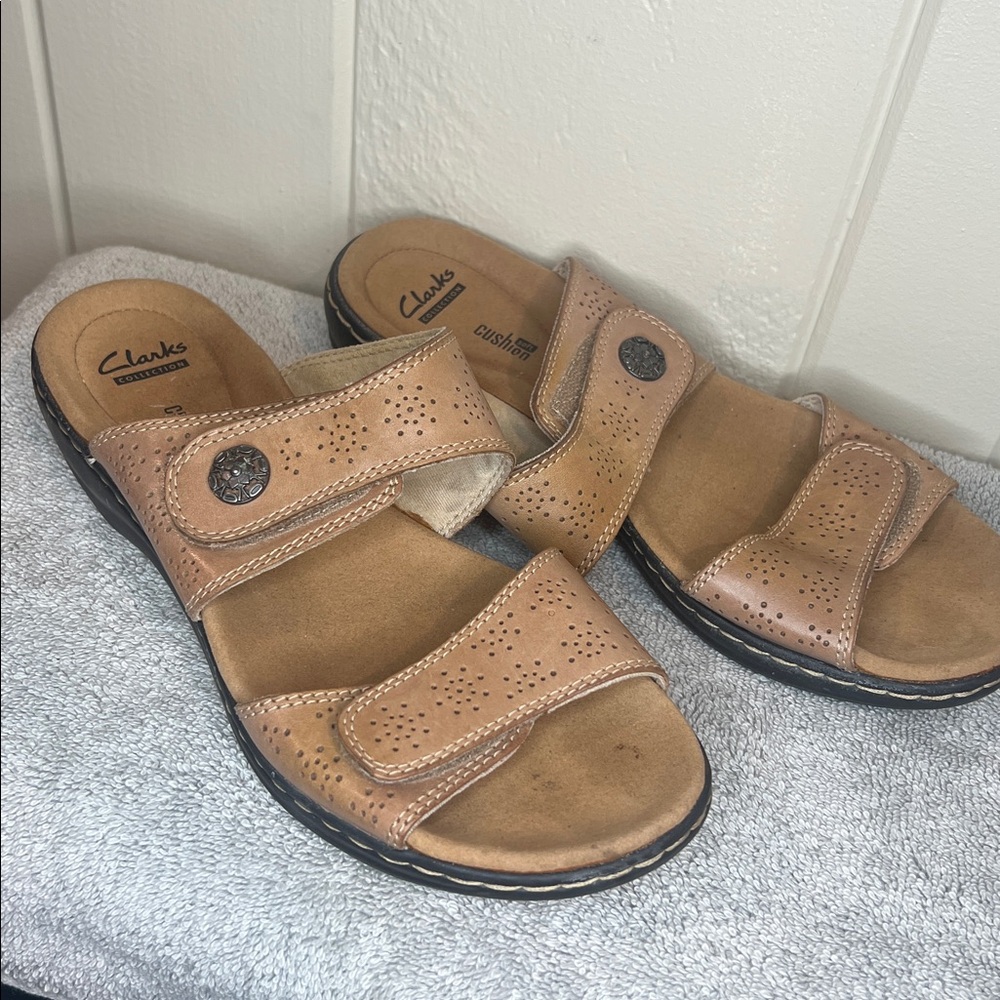 Clarks "Leisa Lacole" Tan Leather Sandals Shoes